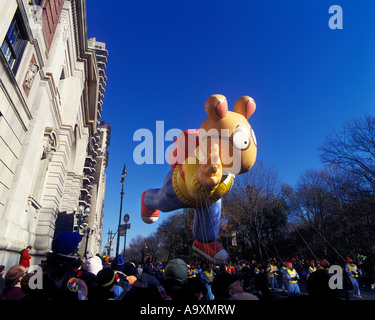 ARTHUR BALLOON (©Marc Brown 1997) Macy's Thanksgiving Day Parade MANHATTAN NEW YORK USA Banque D'Images