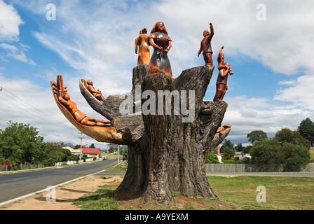 Dans Leggerwood de sculpture en bois, dans le Nord de la Tasmanie, Australie Banque D'Images