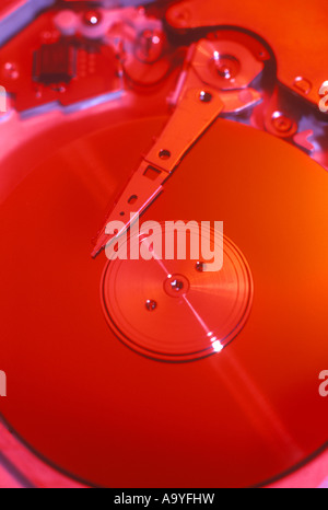 CLOSE UP OF INDUIT ET LE DISQUE DU DISQUE DUR DE L'ORDINATEUR PERSONNEL Banque D'Images