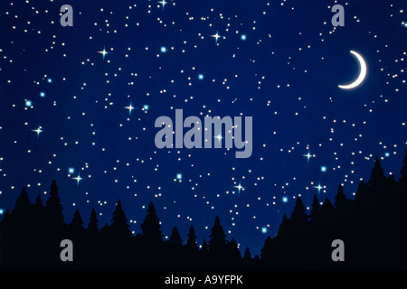 Croissant de lune dans le ciel nocturne AU-DESSUS DES ARBRES Banque D'Images