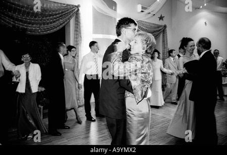 Pologne, Lodz, vous pourrez danser au mariage (B&W) Banque D'Images