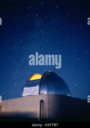 NASA Infrared Telescope Facility dans twilight Observatoire Mauna Kea, Hawaii Banque D'Images