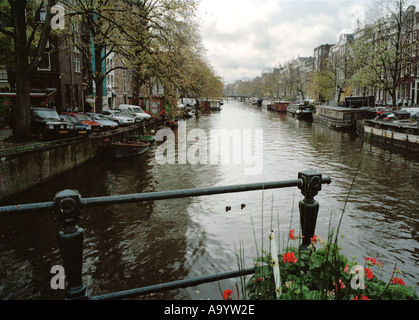 Le Singel Amsterdam par temps humide Banque D'Images