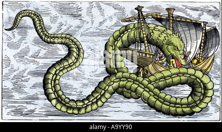 Navire attaqué par un serpent de mer dans la mer des ténèbres, de Olaus Magnus 1555. À la main, gravure sur bois Banque D'Images