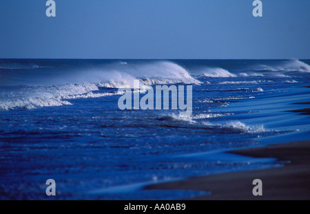 Mer Méditerranée. Vagues sur un jour de vent Banque D'Images