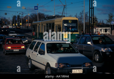 Le trafic dans la capitale de Helsinki Finlande Scandinavie Europe Banque D'Images
