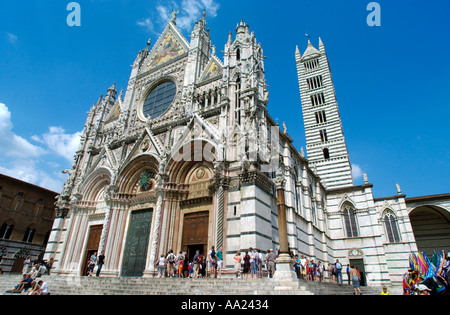 Duomo (cathédrale), de la Piazza del Duomo, Sienne, Italie Banque D'Images