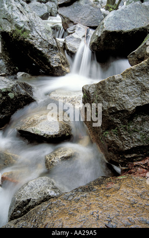 Ci-dessous Bridalveil Falls Yosemite National Park Banque D'Images