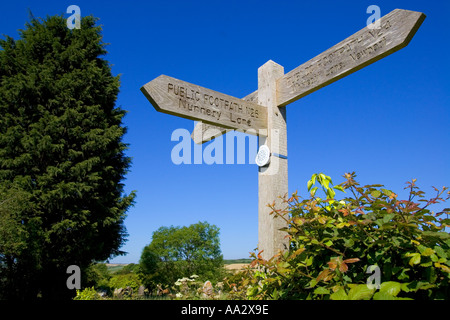 Sentier Bridleway signer Carisbrooke Ile de Wight Angleterre UK Banque D'Images