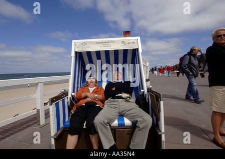 Sylt, chaises de plage, sur le boulevard de Westerland Banque D'Images