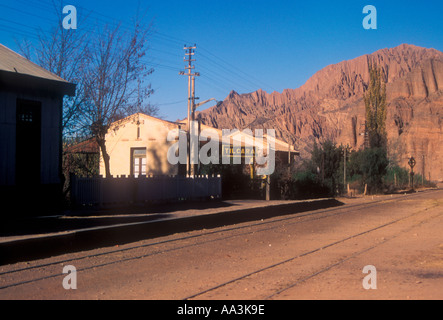 La gare abandonnée dans la Quebrada de Humahuaca au nord de l'Argentine Banque D'Images