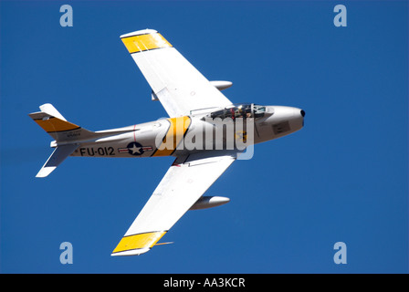 F-86 Sabre dans un délai très court, la banque semble être vue d'en haut Banque D'Images