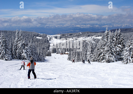 En attendant les skieurs en haut de piste de ski, Kopaonik, Serbie Banque D'Images