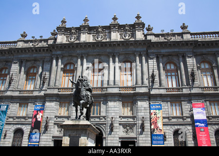 Museo Nacional de Arte, Musée National d'art, et El Caballito Carlos IV sculpture, Plaza Manuel Tolsa, Mexico, Mexique Banque D'Images