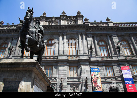 Museo Nacional de Arte, Musée National d'art, et El Caballito Carlos IV sculpture, Plaza Manuel Tolsa, Mexico, Mexique Banque D'Images