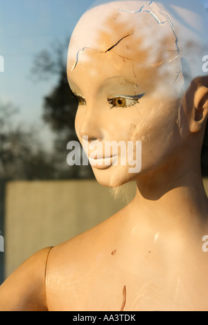 Mannequin affiche en magasin nuptiale Belgrade Serbie Banque D'Images