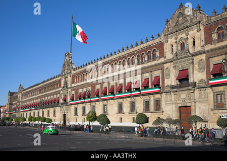 Palacio Nacional, Palais Présidentiel, Zocalo, Plaza de la Constitucion, Mexico, Mexique Banque D'Images