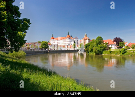 Vue de la chapelle du château, châteaux, châteaux, musées, galerie d'État de Bavière Donau quay, Elisen pont, Ville de Neuburg au Banque D'Images