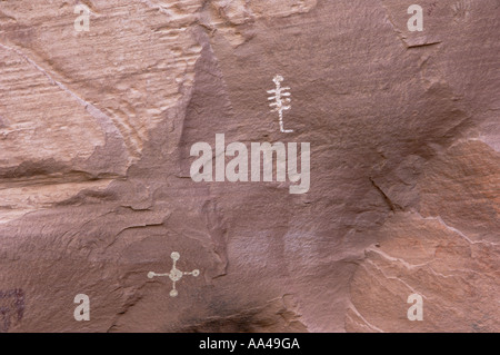 Ancestral Puebloan aka Anasazi pétroglyphes sur Cliff dwellings de Canyon de Chelly en Arizona. Photographie numérique Banque D'Images