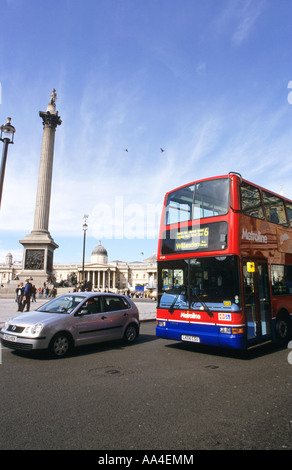 Bus de Londres à Trafalgar Square, Londres Banque D'Images
