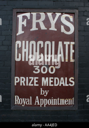 Frys signe chocolat sur mur Limerick Irlande Banque D'Images