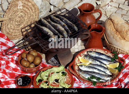 Les sardines et salade Banque D'Images