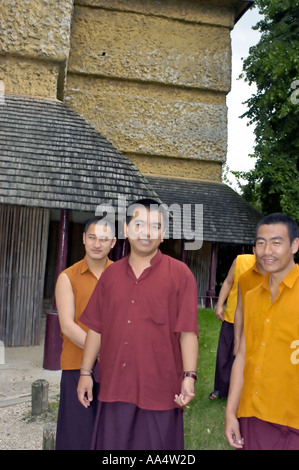 Paris FRANCE, Bouddhisme tibétain 'Dzogchen Rinpotché' avec Monks du Monastère Dzogchen Groupe de religion en dehors des hommes asiatiques, peuple tibétain Banque D'Images