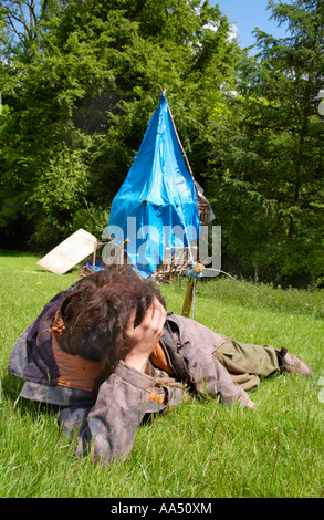 Pipeline de GNL avec les manifestants, une structure défensive au camp de Penpont Estate près de Brecon Powys Pays de Galles UK Banque D'Images