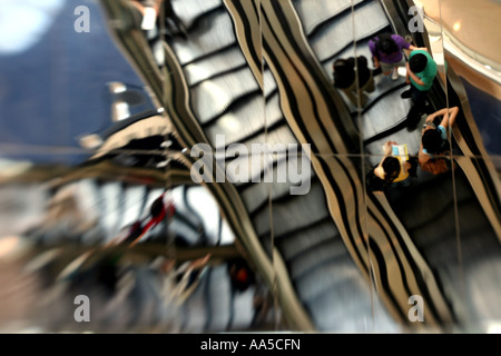 Escalator sillonne dans un centre commercial, à Hong Kong Banque D'Images