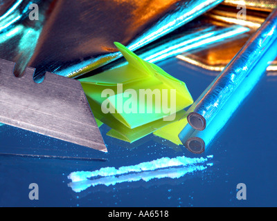 Renifler de la cocaïne l'abus de drogues ligne kokain Banque D'Images