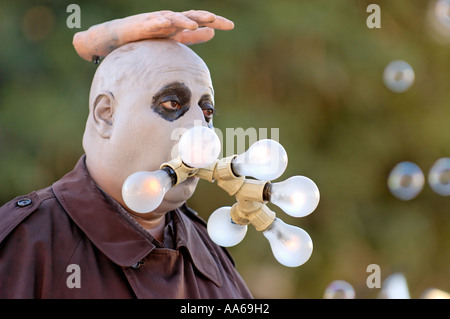 Stock photo d'un homme habillé en Oncle Fester de la famille Addams dans le Doo Dah Parade Pasadena California USA Banque D'Images