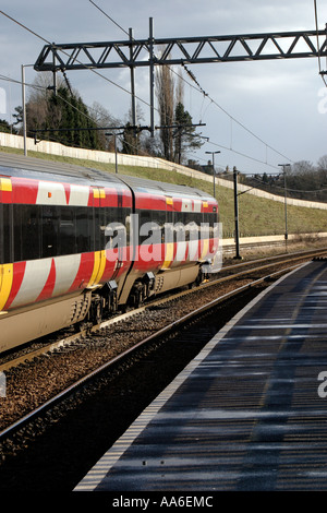 La station de train debout à Crossflatts Banque D'Images