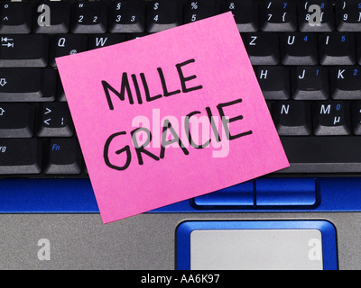 Memo note sur l'ordinateur portable, gracie mille merci beaucoup Banque D'Images