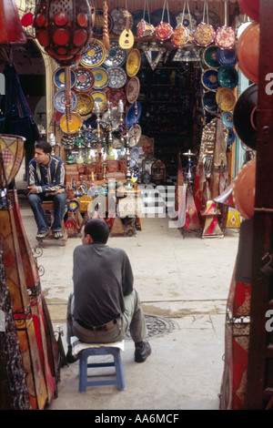 Calage de l'artisanat dans le souk - Rabat, Maroc Banque D'Images