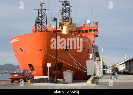 L'ancien navire de recherche de la Division antarctique australienne Aurora Australis a amarré à Hobart en Tasmanie Banque D'Images