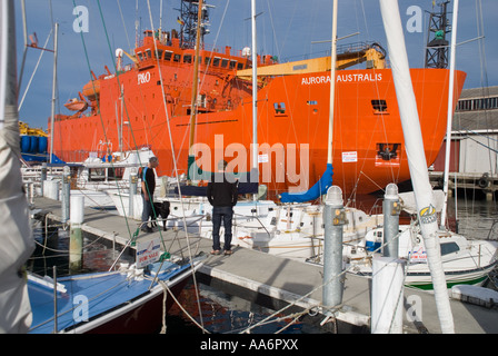 L'ancien navire de recherche de la Division antarctique australienne Aurora Australis a amarré à Hobart en Tasmanie Banque D'Images