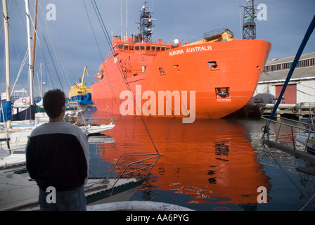 L'ancien navire de recherche de la Division antarctique australienne Aurora Australis a amarré à Hobart en Tasmanie Banque D'Images