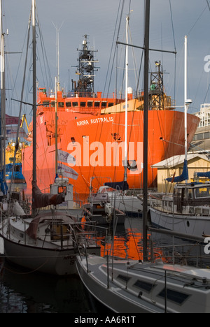 L'ancien navire de recherche de la Division antarctique australienne Aurora Australis a amarré à Hobart en Tasmanie Banque D'Images