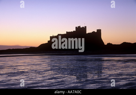 Château de Bamburgh Nothumberland Sunrise Banque D'Images