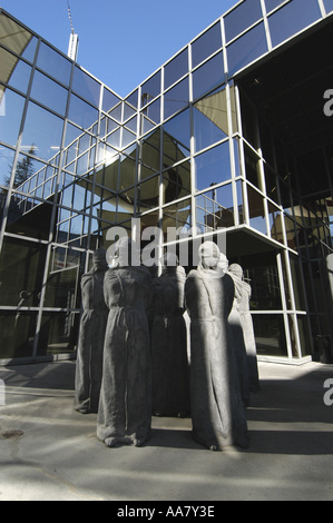 Les Petrifies pétrifié la sculpture par Carl Bucher Croix Rouge Musée Musée de la Croix Rouge Genève Banque D'Images