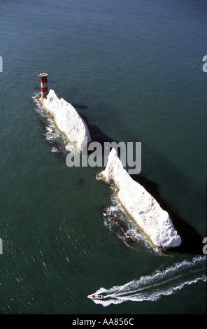 Les aiguilles de l'air à la vitesse avec le bateau Île de Wight Solent Angleterre Royaume-uni Grande-Bretagne Banque D'Images