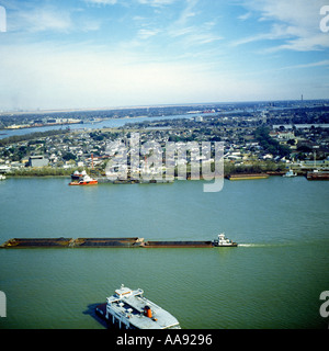 Et le charbon vapeur à aubes Mississippi River Barge New Orleans Banque D'Images