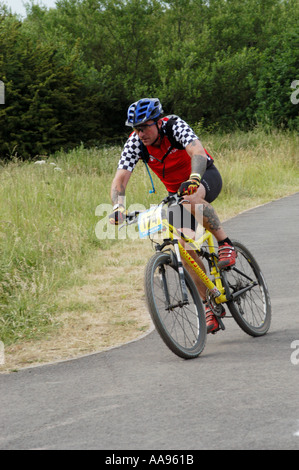 Micky Oliver, dans la montagne de 24hr 2003 Défi cycle Mayhem Banque D'Images