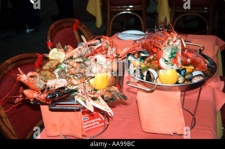 Dans un restaurant de fruits de mer à Bruxelles Belgique Banque D'Images