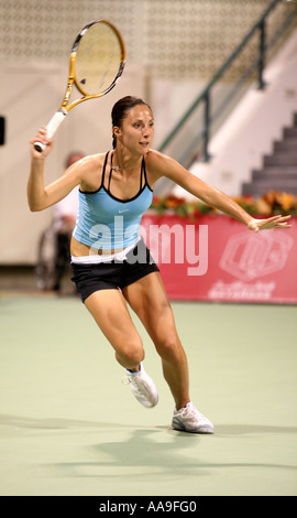 La star du tennis russe Anastasia Myskina en action à Doha Qatar mars 2006 contre Ai Sugiyama Banque D'Images