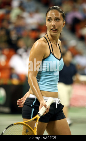 La star du tennis russe Anastasia Myskina en action à Doha Qatar mars 2006 contre Ai Sugiyama Banque D'Images