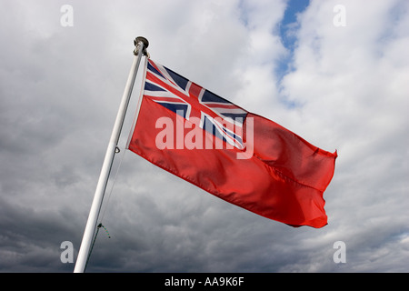 Red Ensign vole sur le lac Windermere, Lake district, uk Banque D'Images