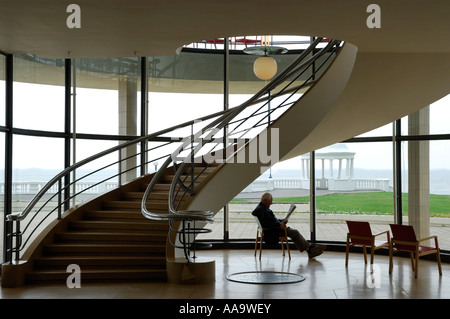 Escalier principal, De La Warr Pavilion, Bexhill on Sea, East Sussex, UK Banque D'Images