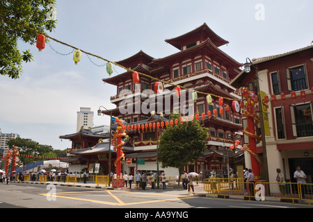 Outram Chinatown Singapour Nouveau Buddha Tooth Relic Temple and Museum sur South Bridge Road décoré pour le Festival Vesak Banque D'Images