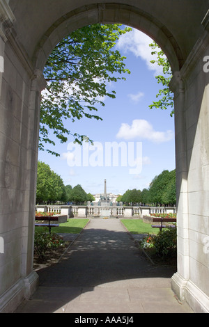 Au passage de la Hillsborough Memorial Garden,Port,soleil,Angleterre,Cheshire UK,GO Banque D'Images